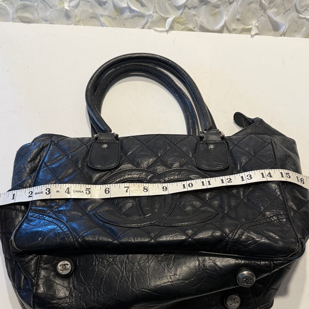 Chanel Black Quilted Shoulder Bag - Picture 8 of 9